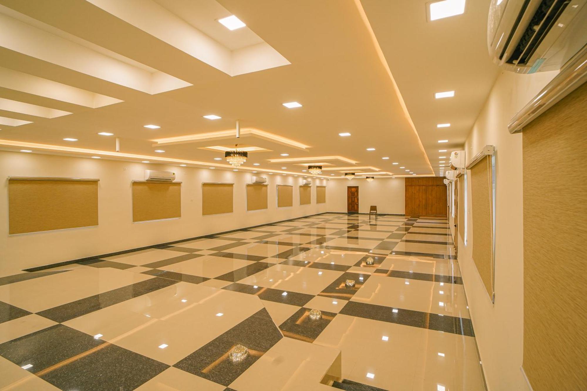 Tpc Camphor Hotell Tiruchirappalli Exteriör bild